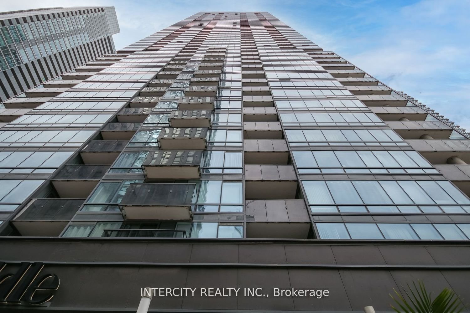 295 Adelaide St W, unit 517 for rent - image #2