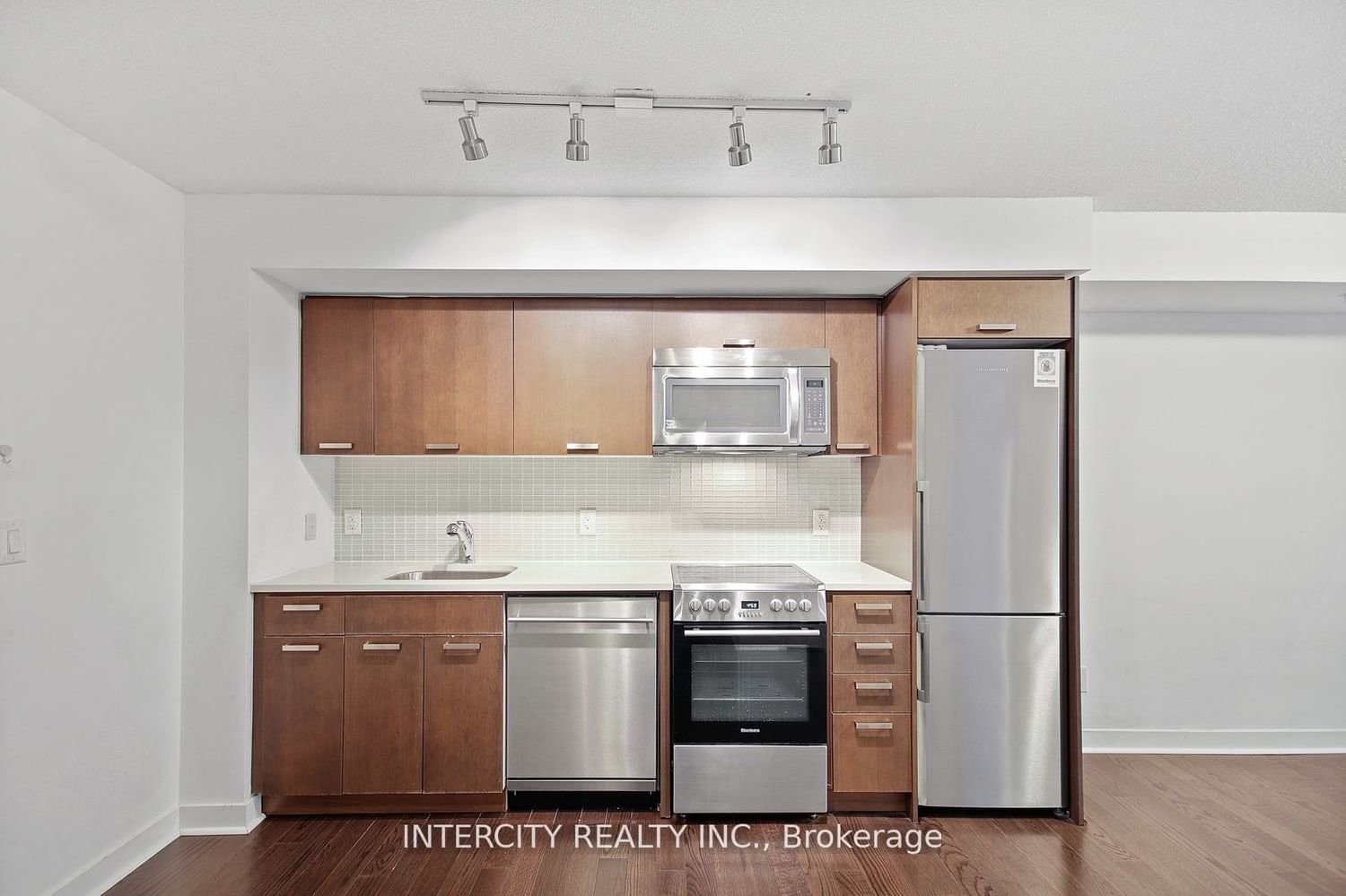 295 Adelaide St W, unit 517 for rent - image #7
