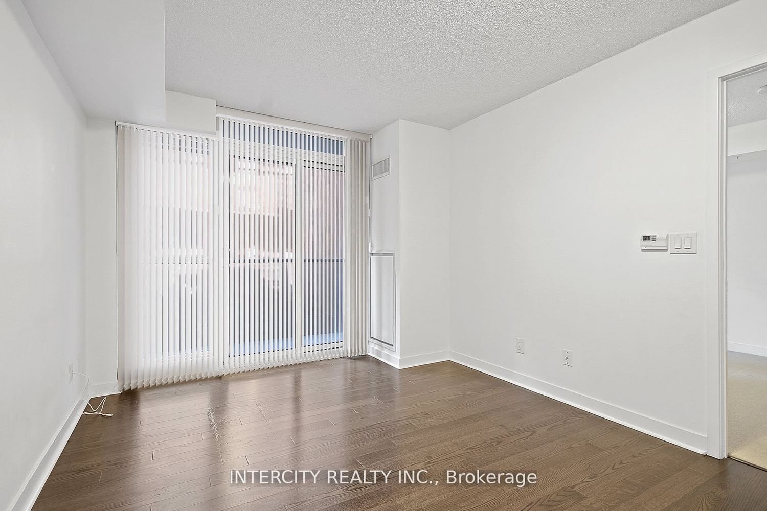 295 Adelaide St W, unit 517 for rent - image #8