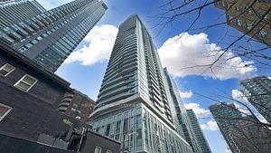 77 Mutual St, unit 1702 for sale - image #3
