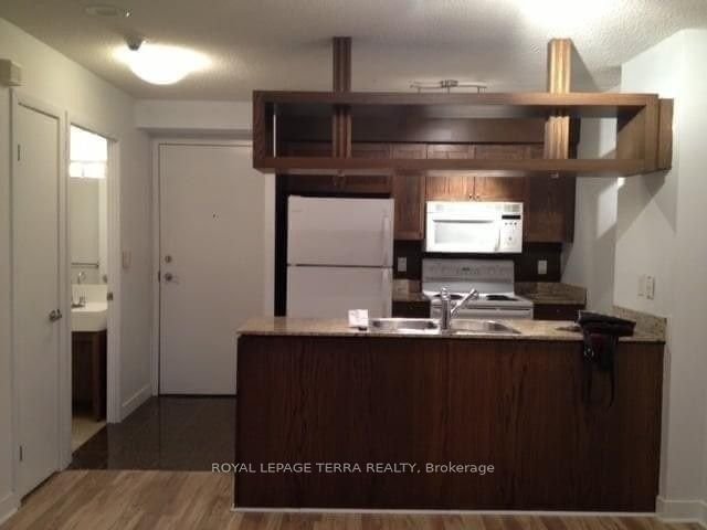 81 Navy Wharf Crt, unit 811 for rent - image #2