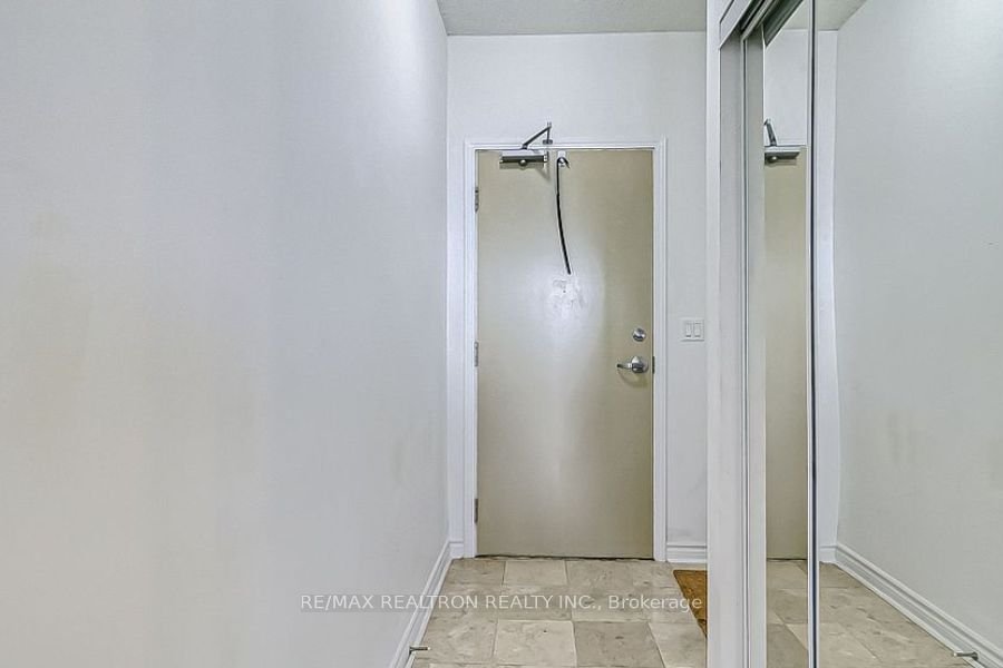 18 Holmes Ave, unit 2206 for sale - image #4