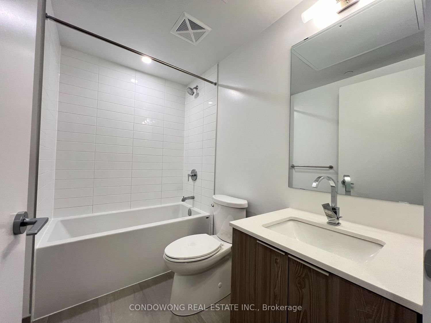 357 King St W, unit 2205 for rent - image #9