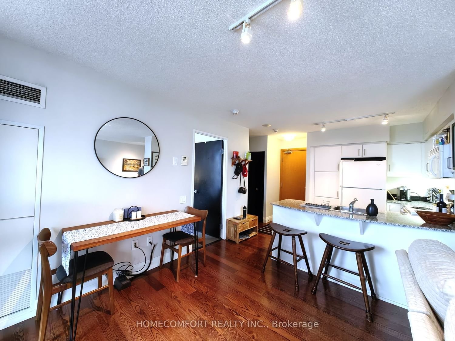33 Sheppard Ave E, unit 2007 for rent - image #9