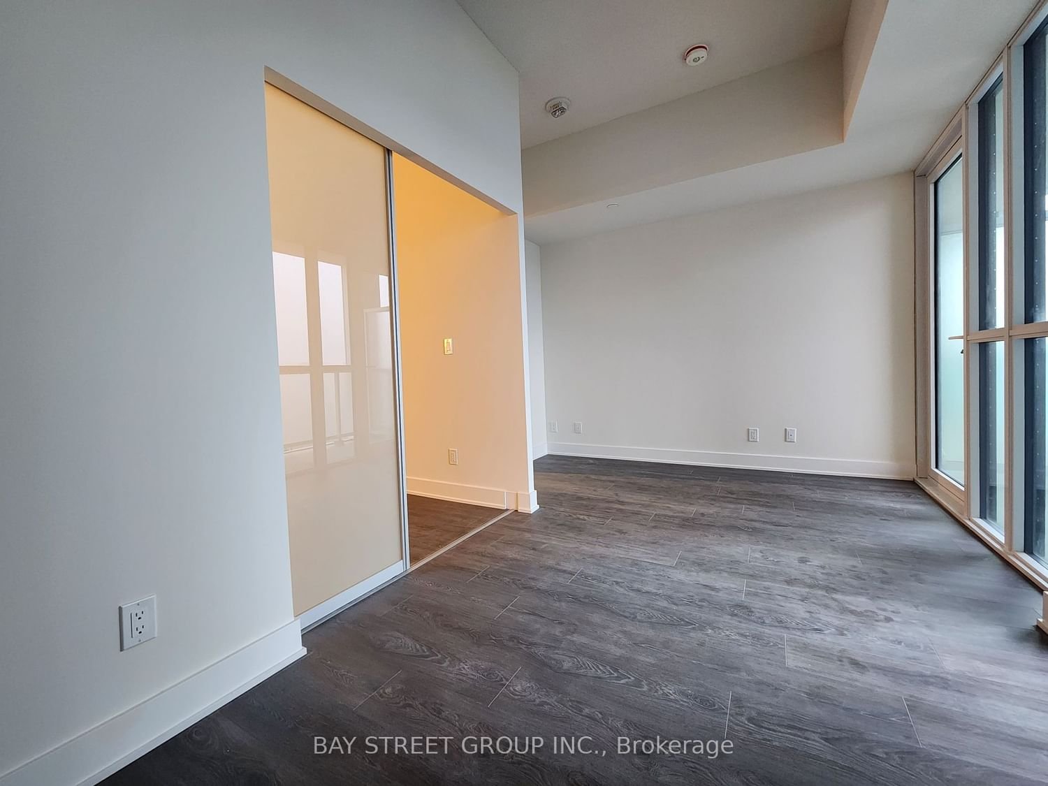 188 Fairview Mall Dr, unit 525 for rent - image #1