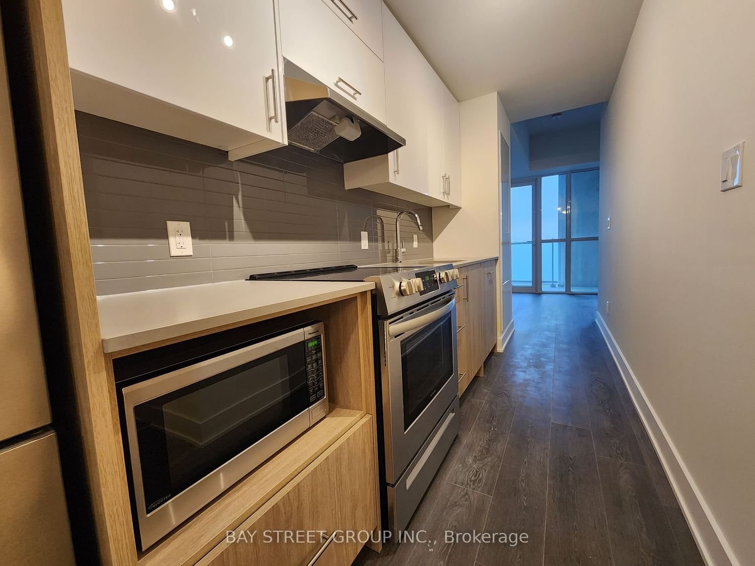 188 Fairview Mall Dr, unit 525 for rent - image #5