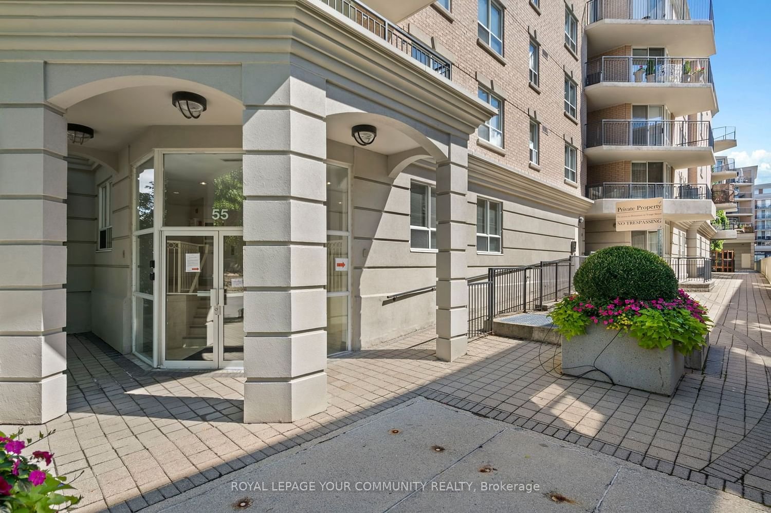 55 Lorindale Ave, unit 301 for sale - image #2