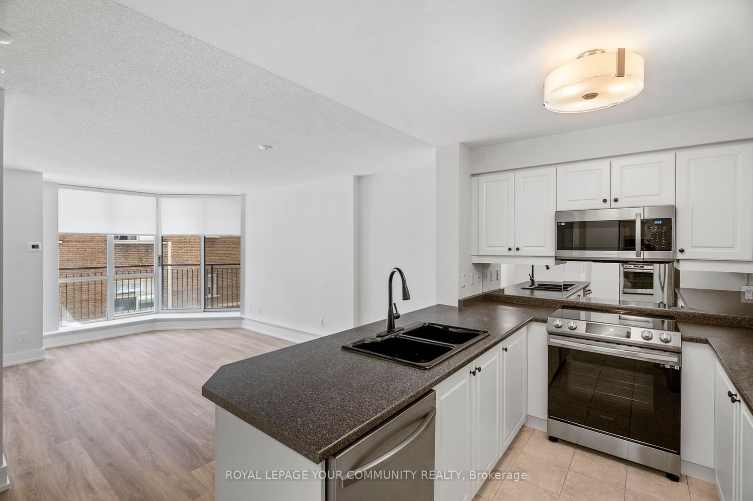 55 Lorindale Ave, unit 301 for sale - image #3
