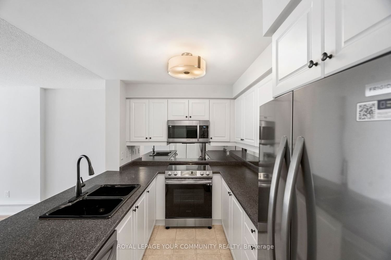 55 Lorindale Ave, unit 301 for sale - image #4