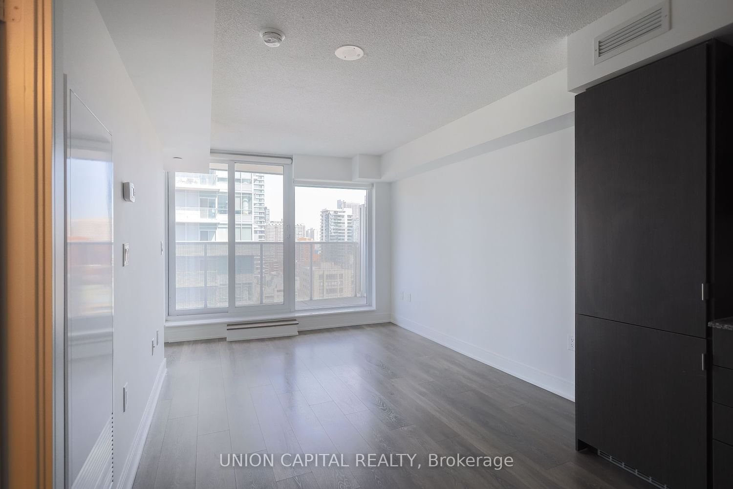 89 Mcgill St, unit 1904 for rent - image #12