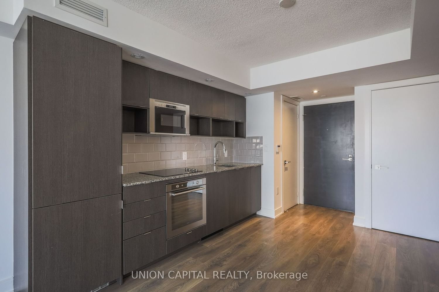 89 Mcgill St, unit 1904 for rent - image #3