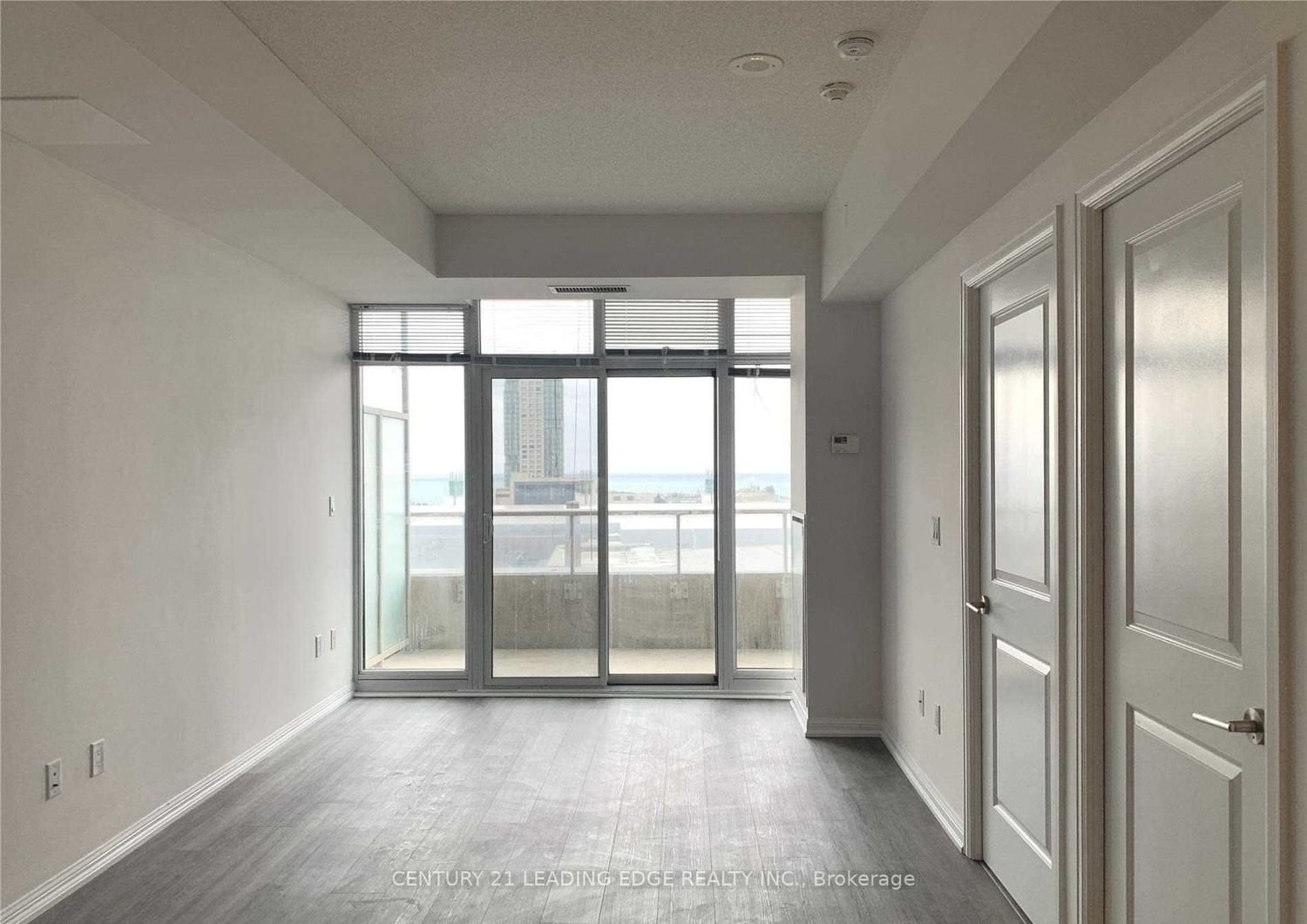75 East Liberty St, unit 1105 for rent - image #2