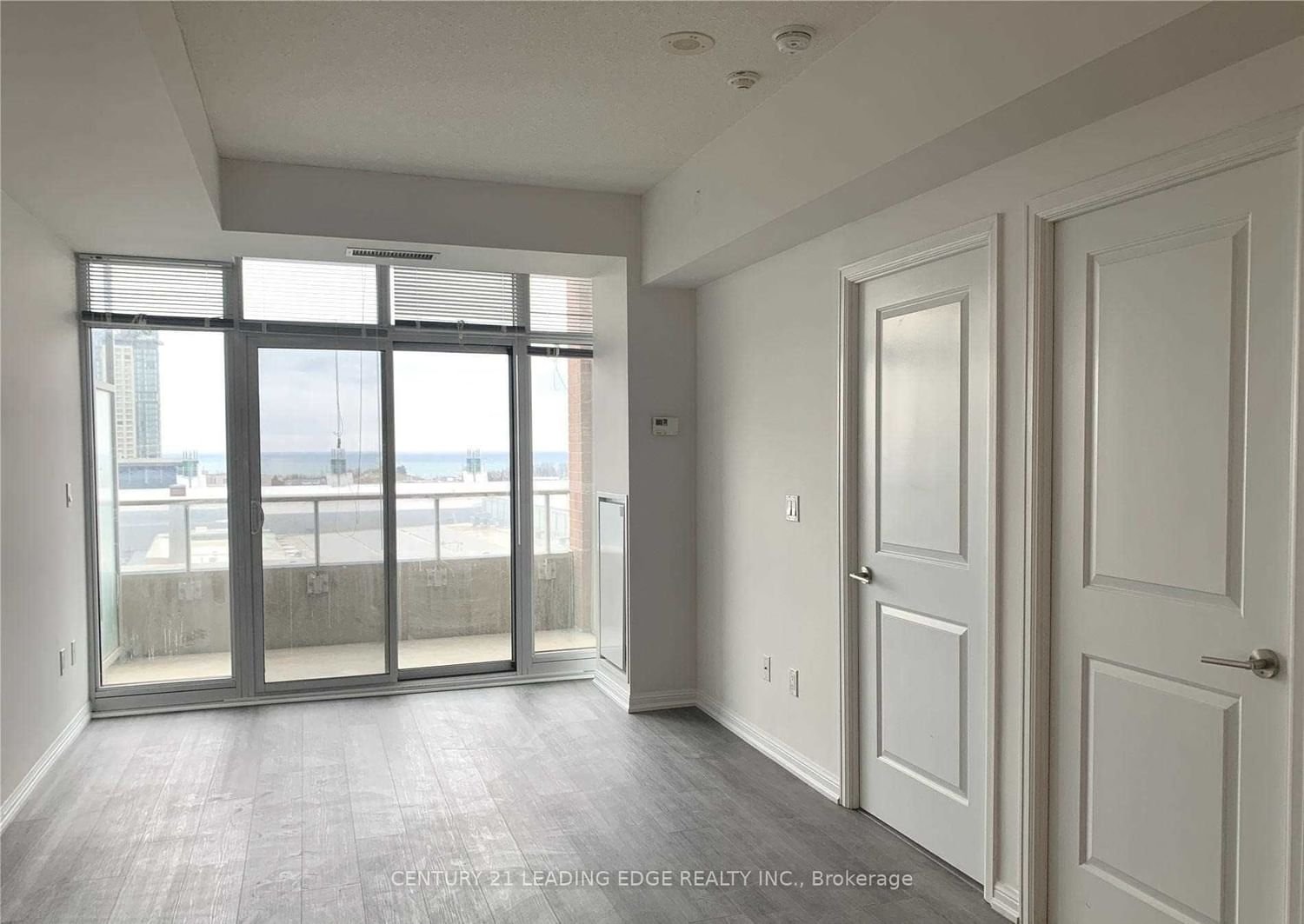 75 East Liberty St, unit 1105 for rent - image #3