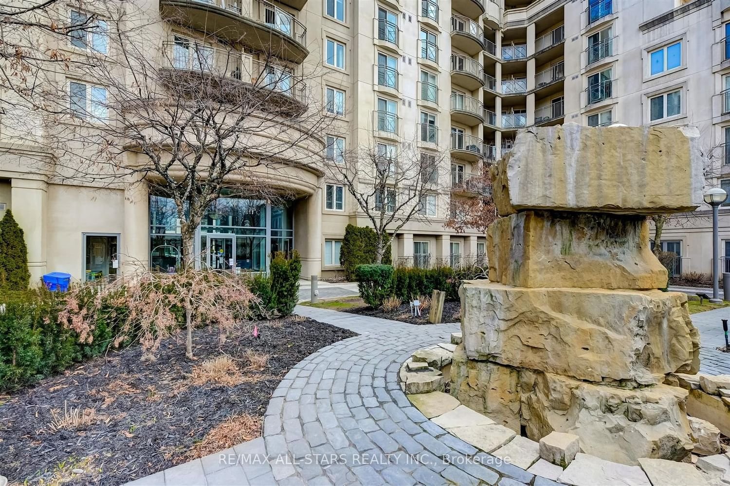 1 Balmoral Ave, unit 405 for sale - image #4