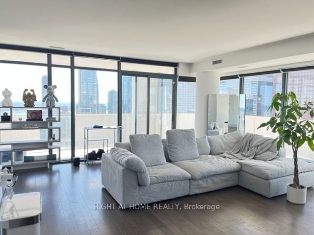 20 Lombard St S, unit 3803 for rent - image #7