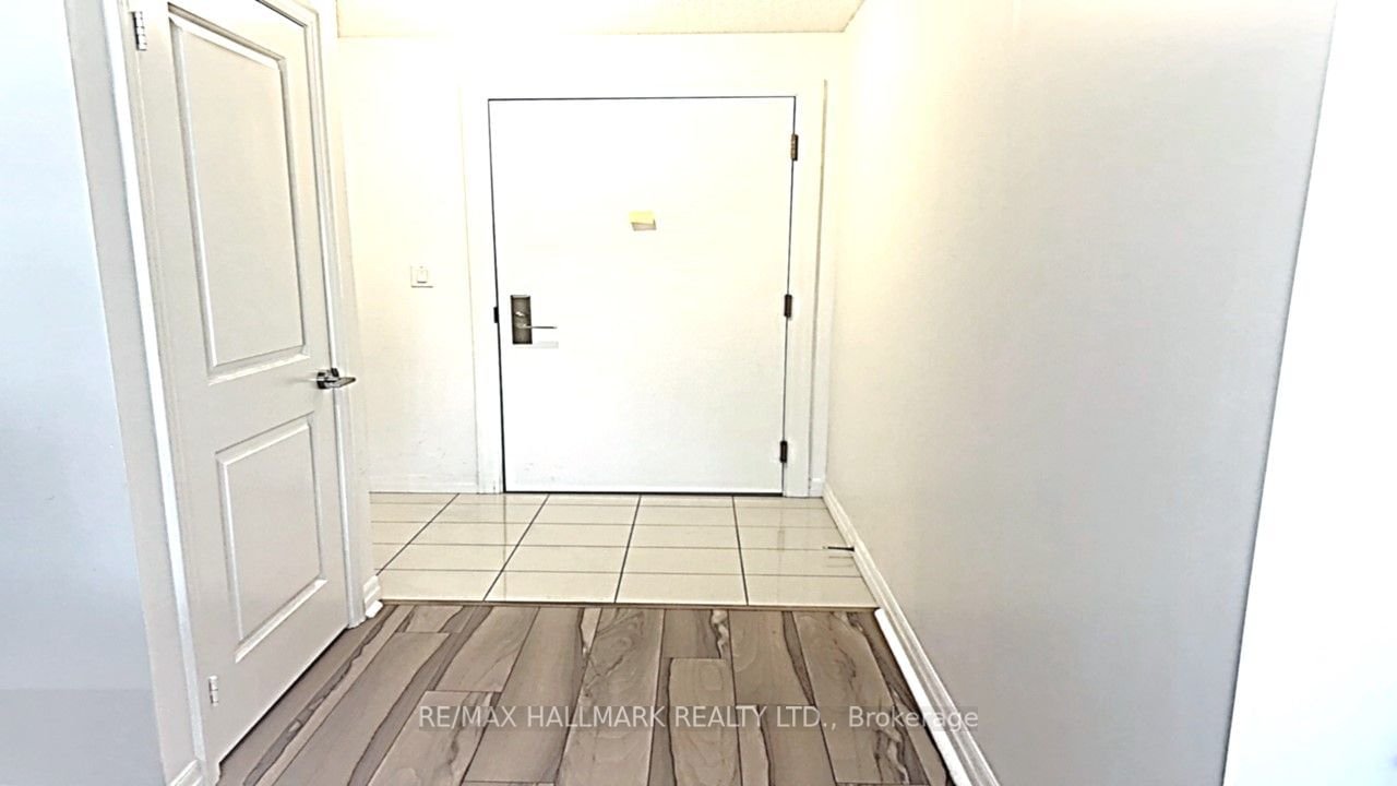 275 Yorkland Rd, unit 209 for rent - image #2
