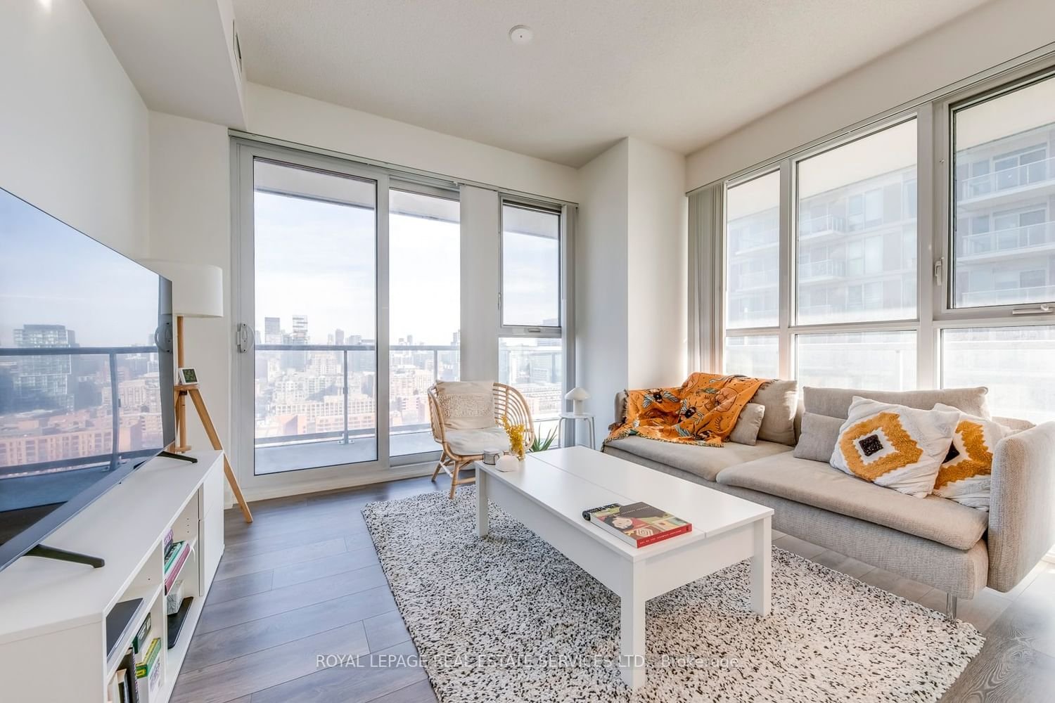 15 Lower Jarvis St, unit 1712 for rent - image #5