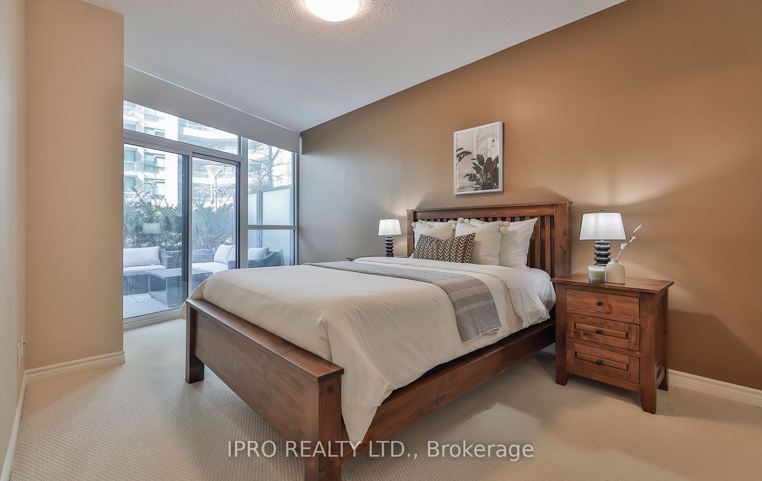19 Grand Trunk Cres, unit 211 for sale - image #19