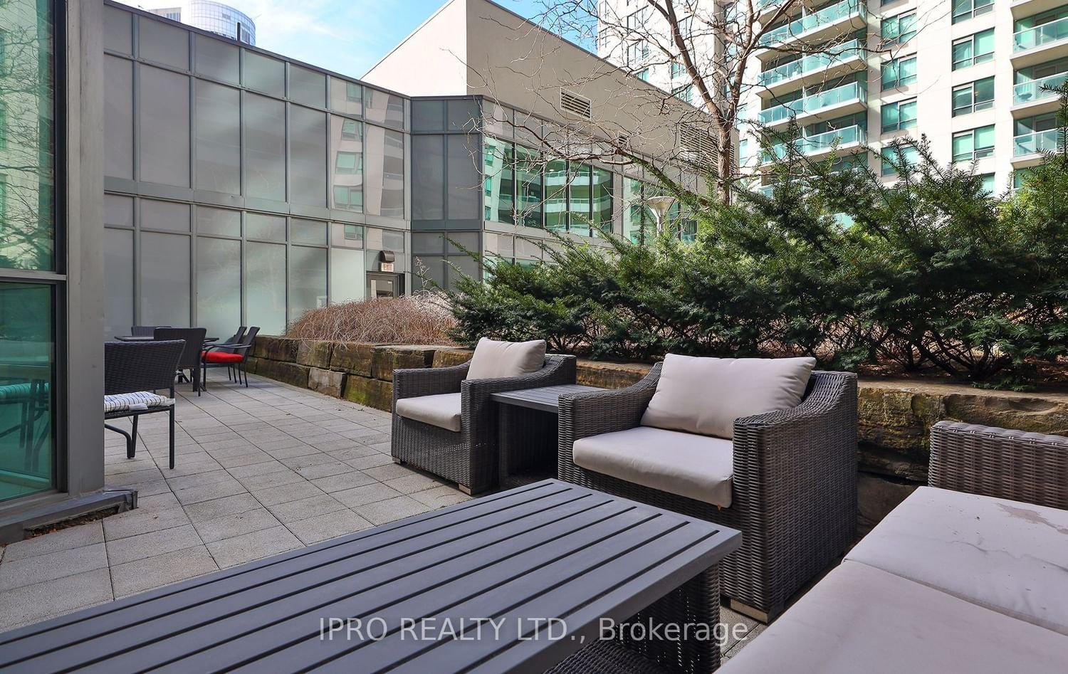 19 Grand Trunk Cres, unit 211 for sale - image #25