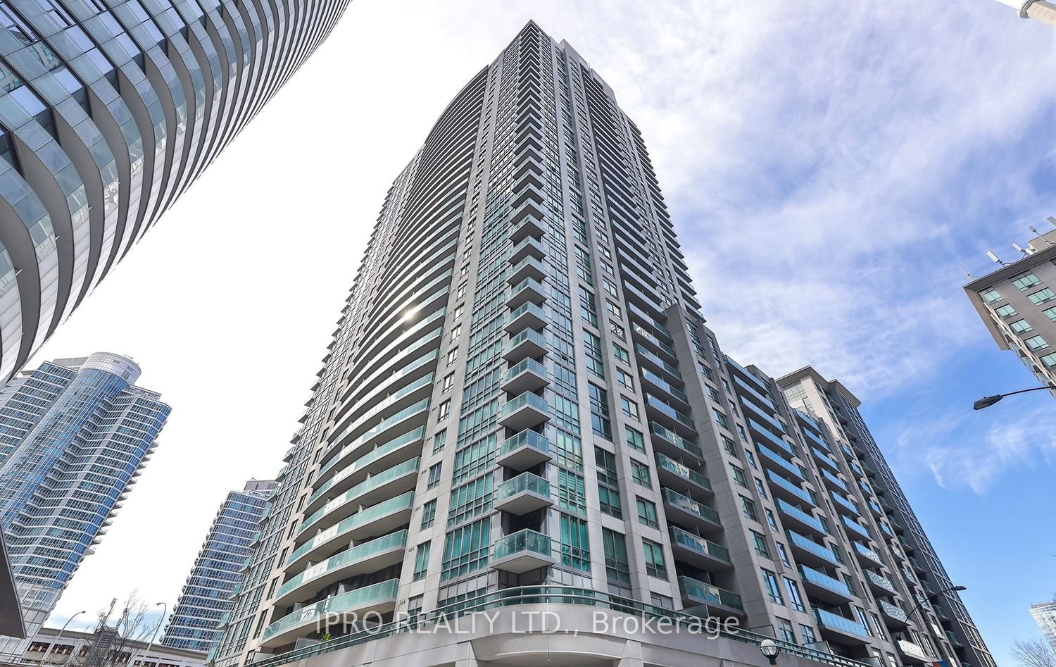 19 Grand Trunk Cres, unit 211 for sale - image #32