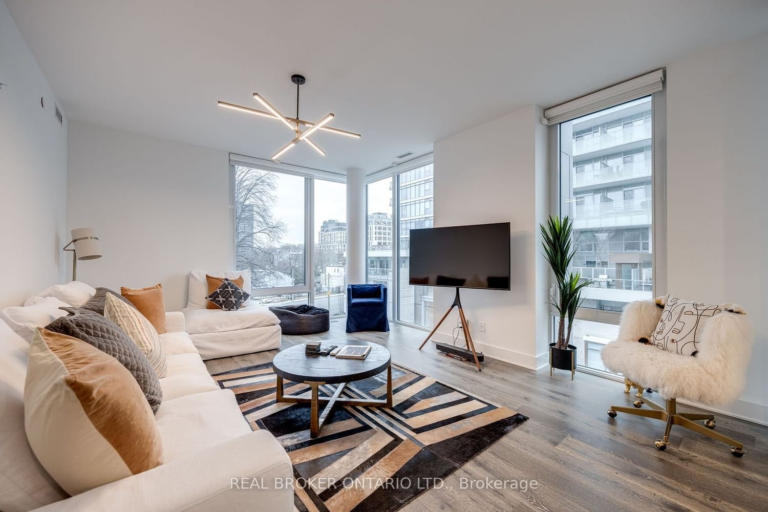 128 Pears Ave, unit 409 for sale - image #14
