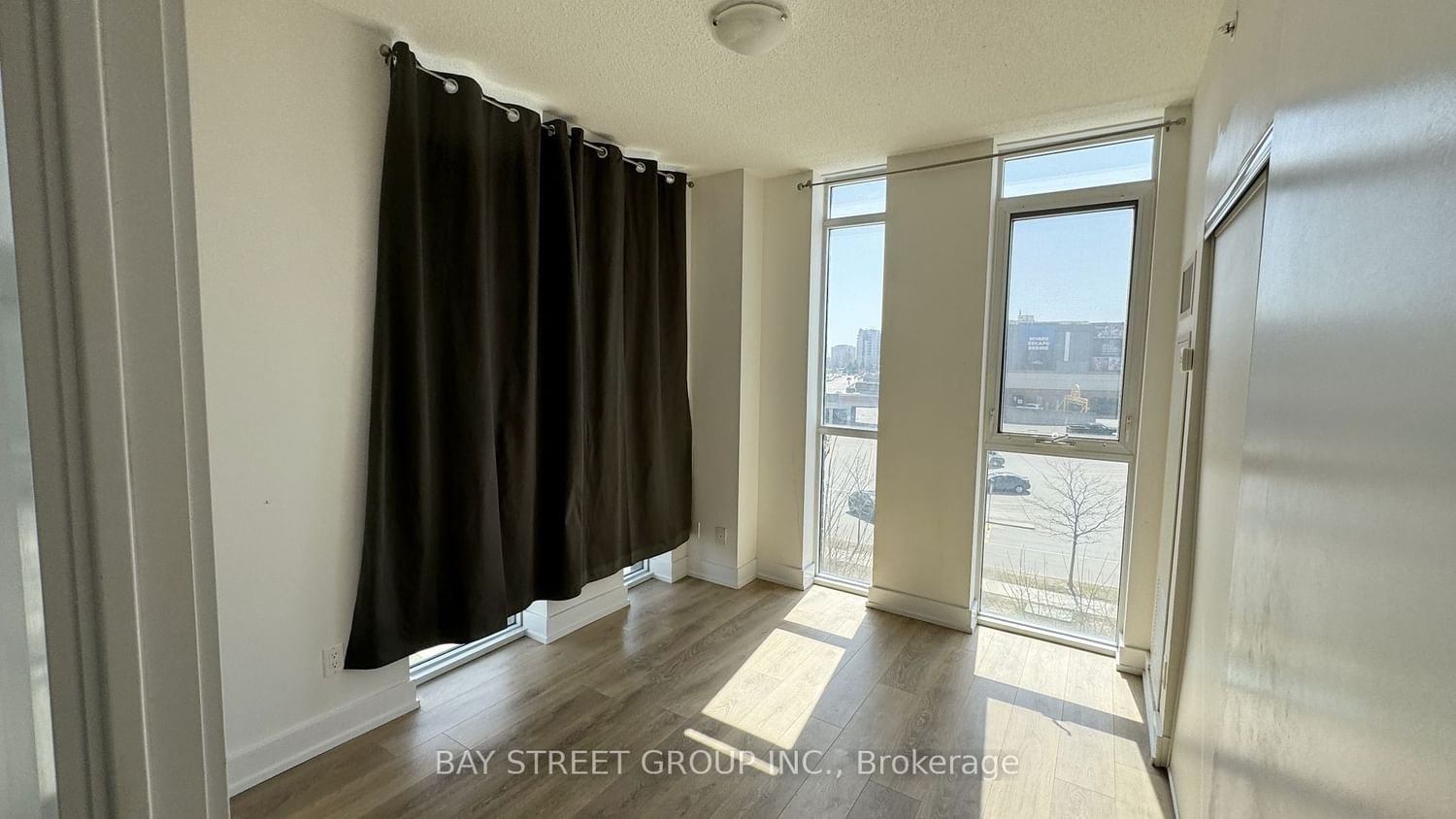150 Fairview Mall Dr, unit 313 for rent - image #10