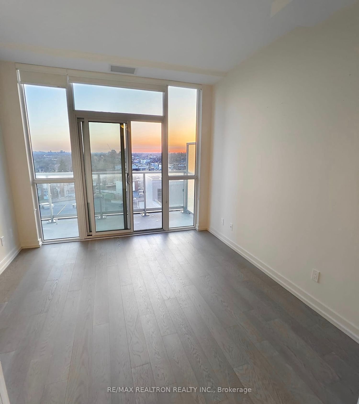 501 St Clair Ave W, unit 618 for rent - image #8