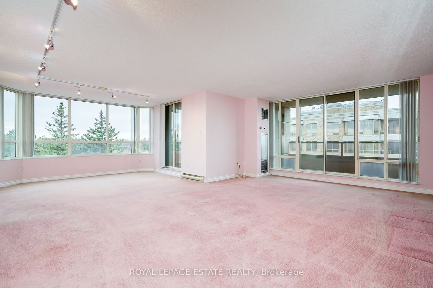 215 The Donway W, unit 514 for sale - image #2