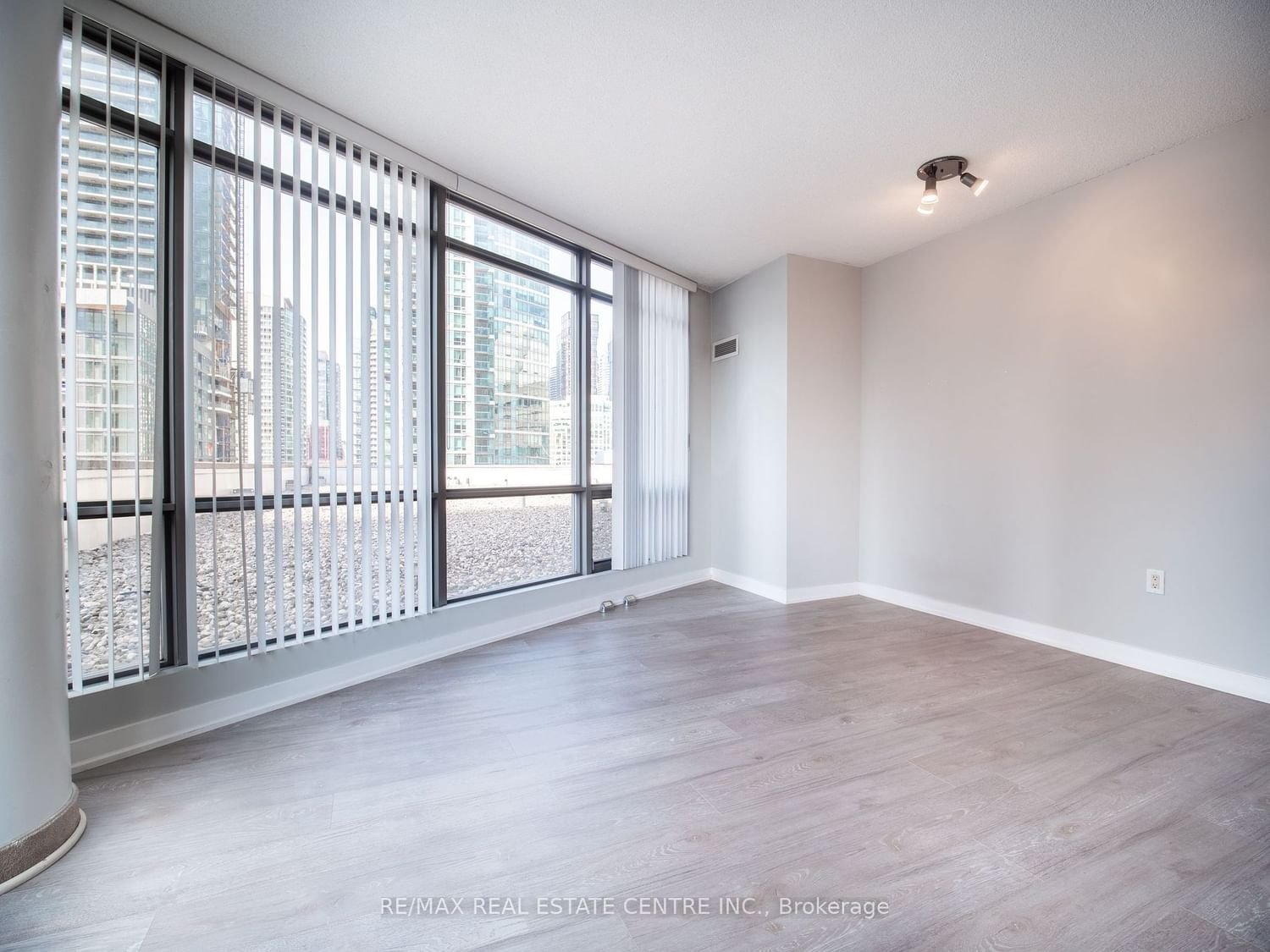 3 Navy Wharf Crt, unit 603 for rent - image #12