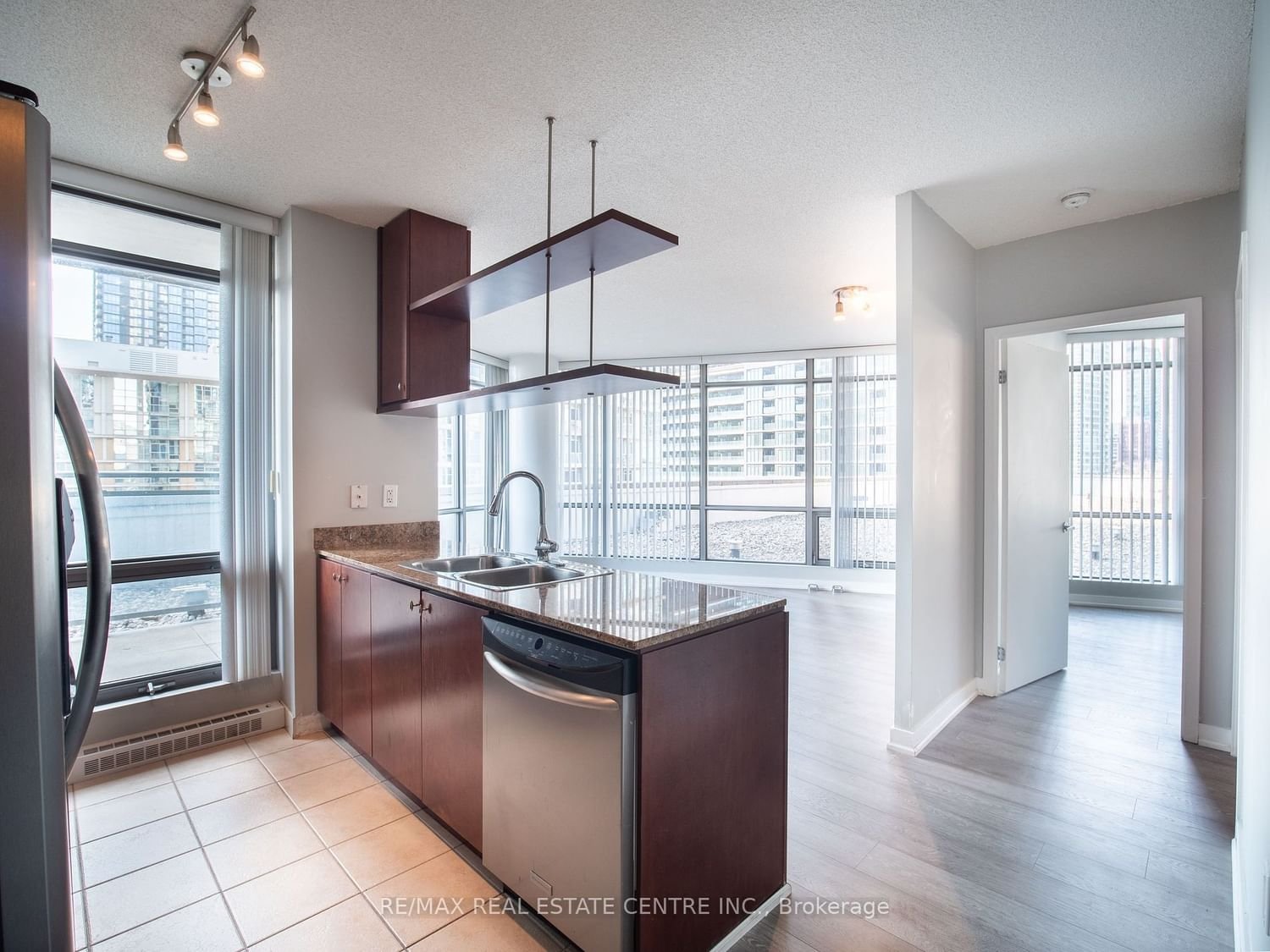 3 Navy Wharf Crt, unit 603 for rent - image #8