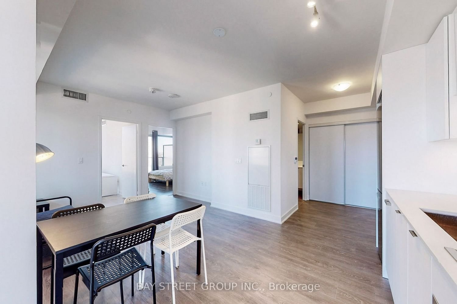 99 Broadway Ave, unit 1610 for rent - image #11