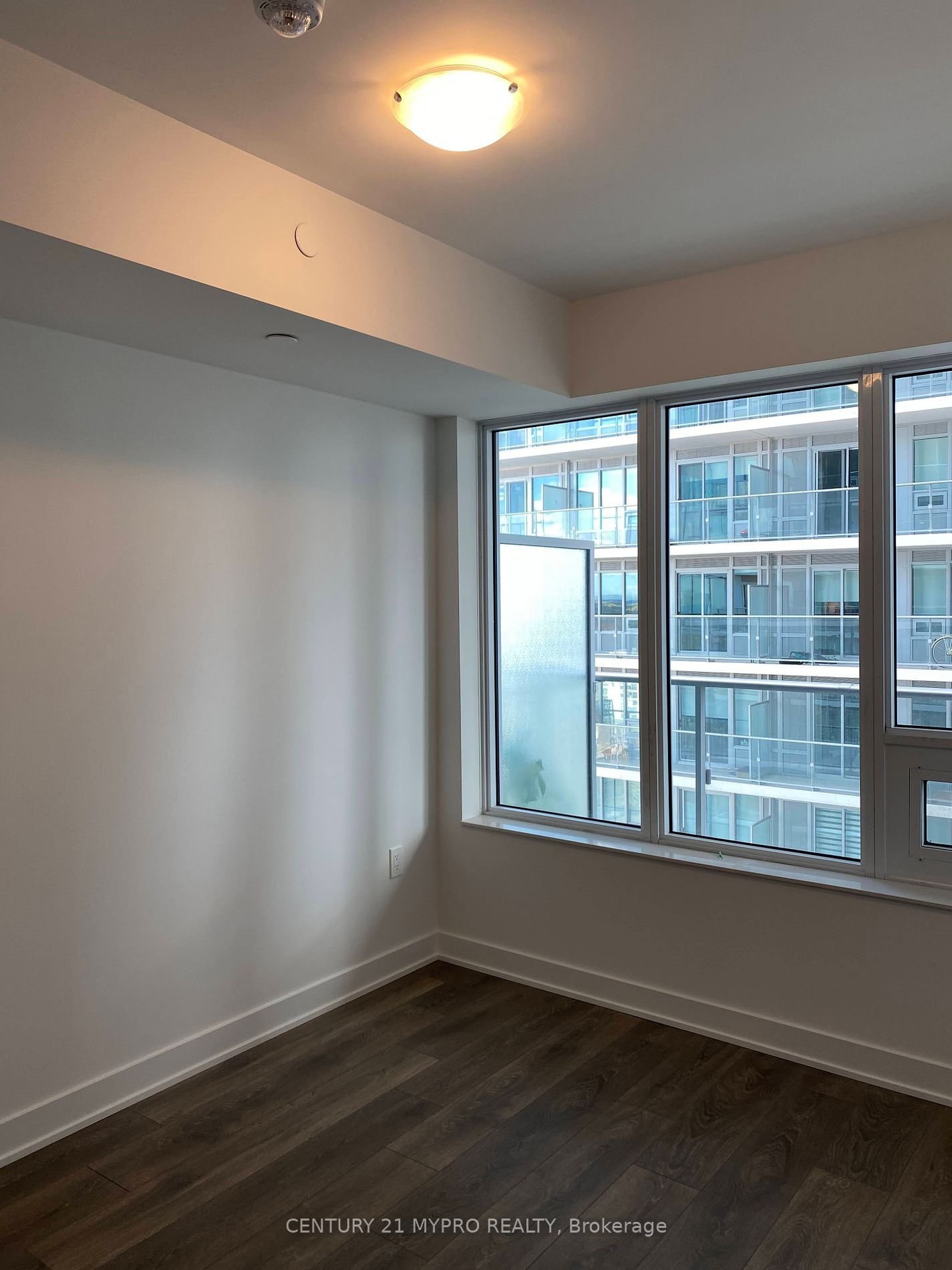 99 Broadway Ave, unit 2307 for rent - image #12