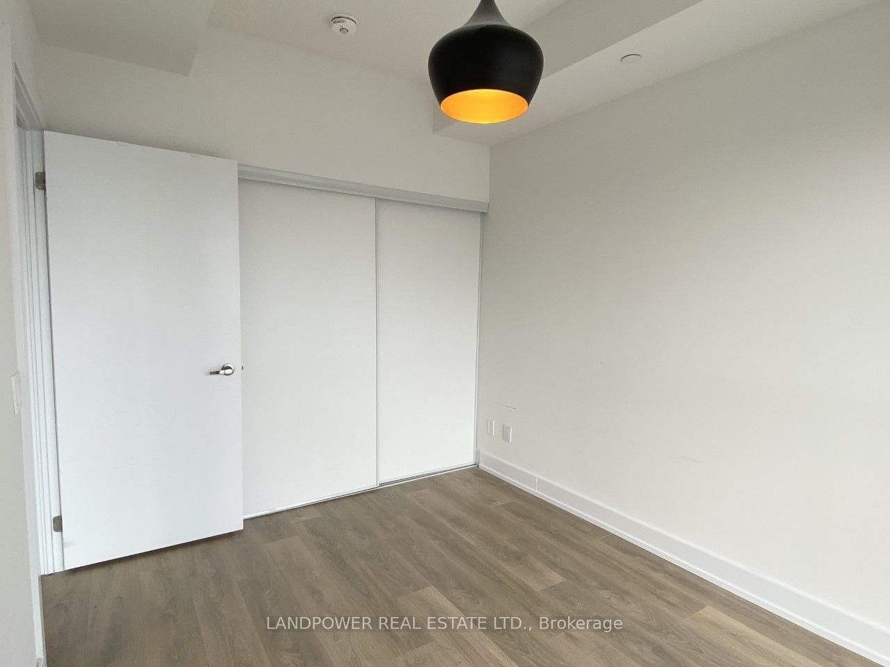 128 Fairview Mall Dr, unit 901 for rent - image #7