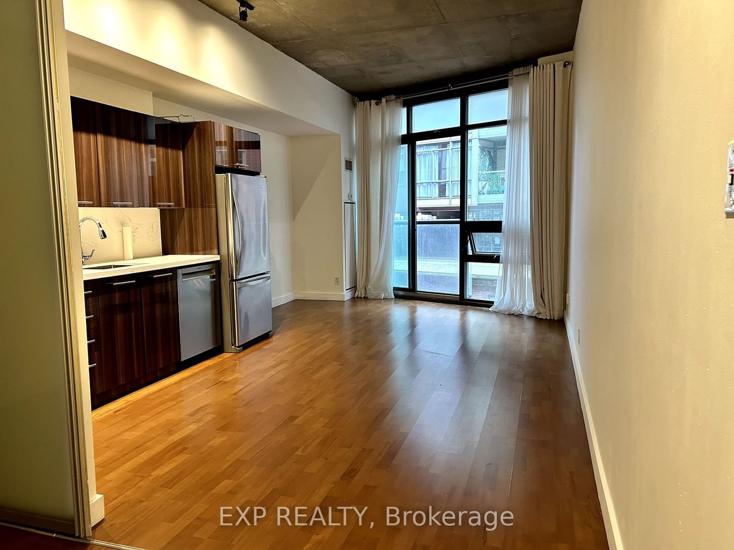33 Mill St, unit 209 for rent - image #3