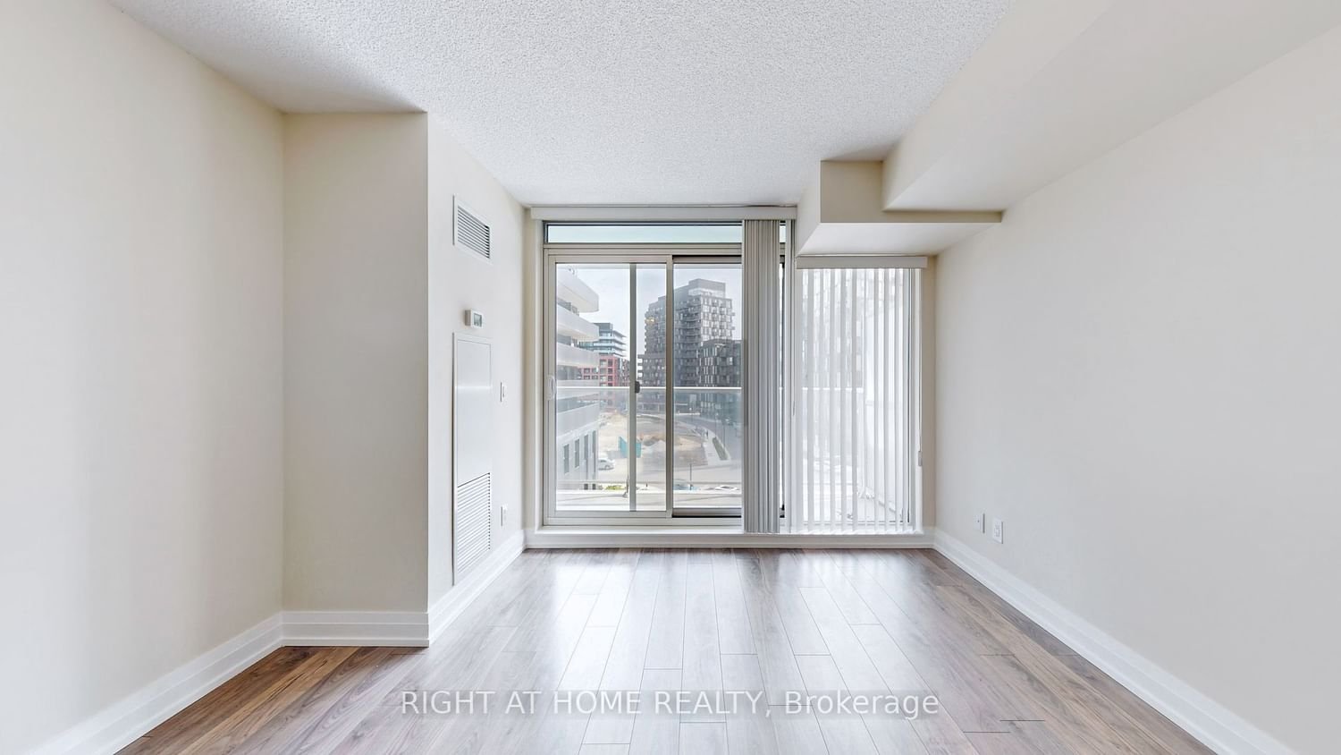 565 Wilson Ave, unit W402 for rent - image #11