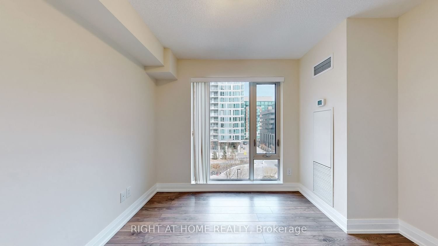 565 Wilson Ave, unit W402 for rent - image #25