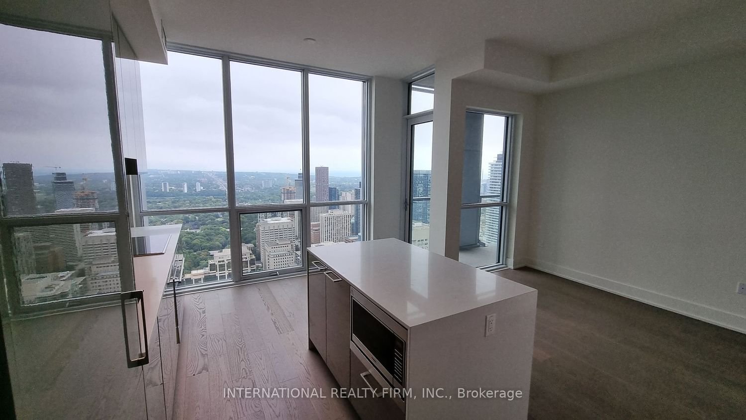 1 Yorkville Ave, unit 5409 for rent - image #3