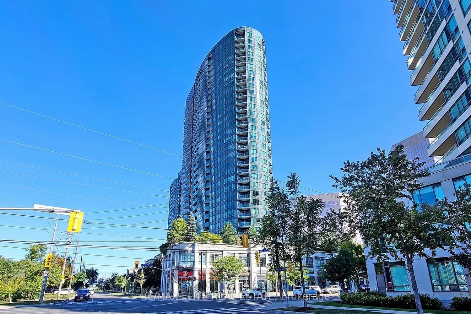 15 Greenview Ave, unit 407 for sale - image #2