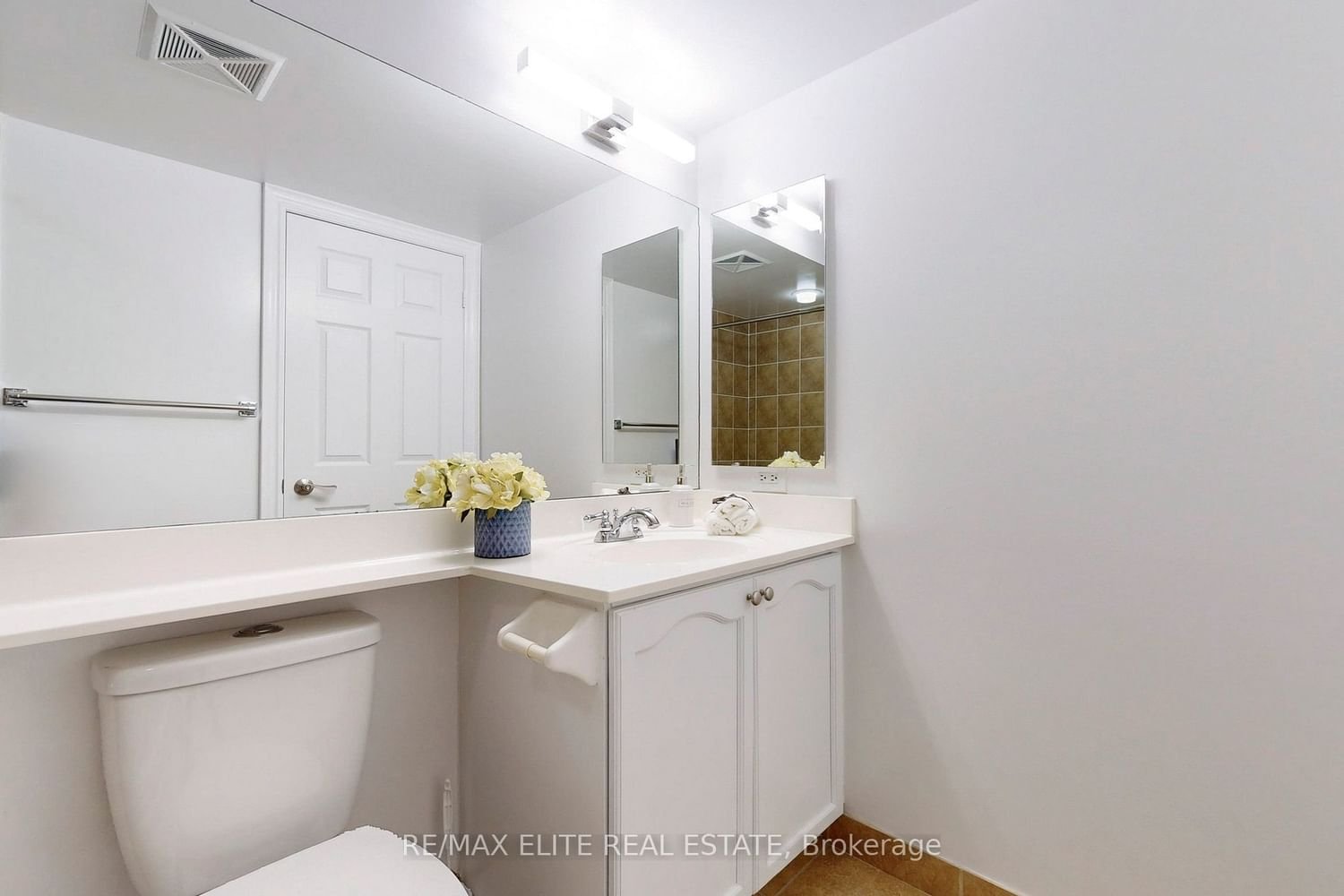 15 Greenview Ave, unit 407 for sale - image #24