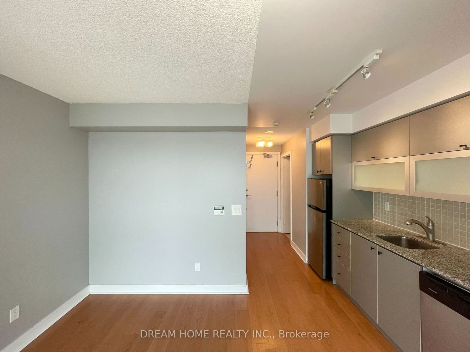 100 Western Battery Rd, unit 1812 for rent - image #2