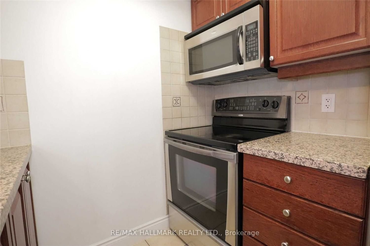 15 Greenview Ave, unit 2814 for rent - image #3
