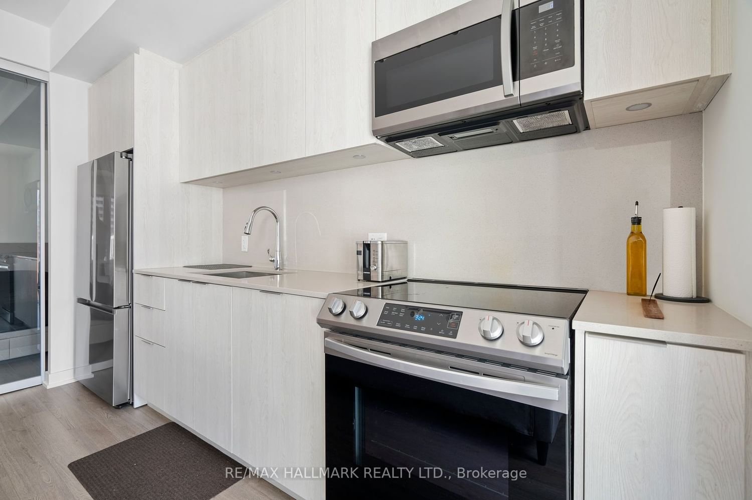 357 King St W, unit 1001 for rent - image #12