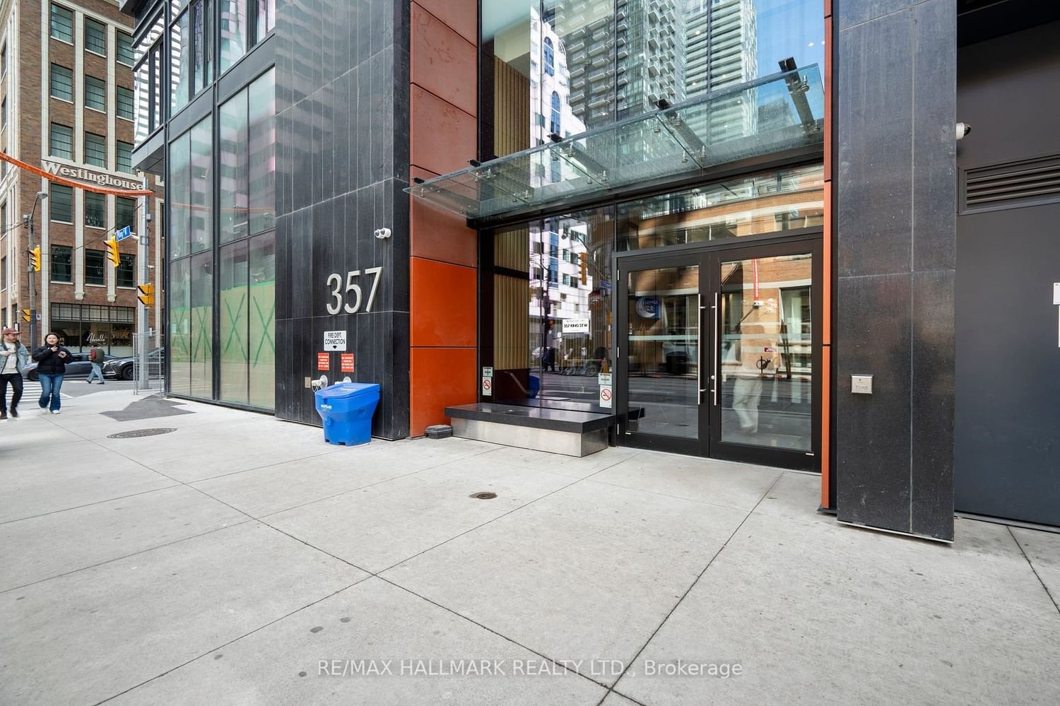 357 King St W, unit 1001 for rent - image #2