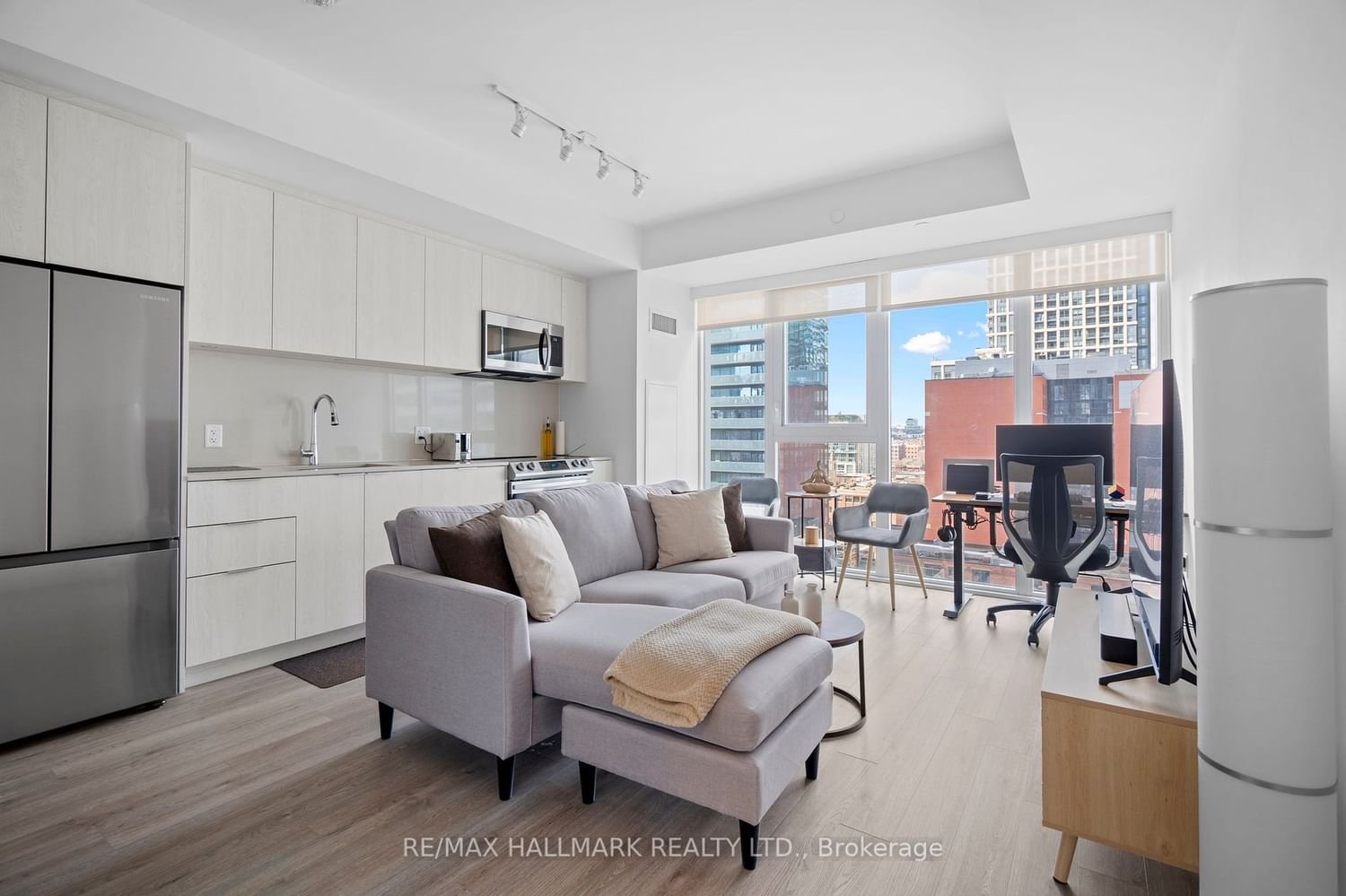 357 King St W, unit 1001 for rent - image #8