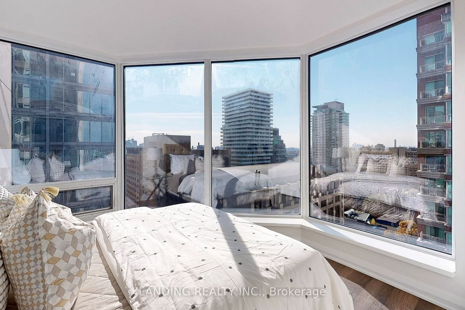 155 Yorkville Ave, unit 2014 for rent - image #19
