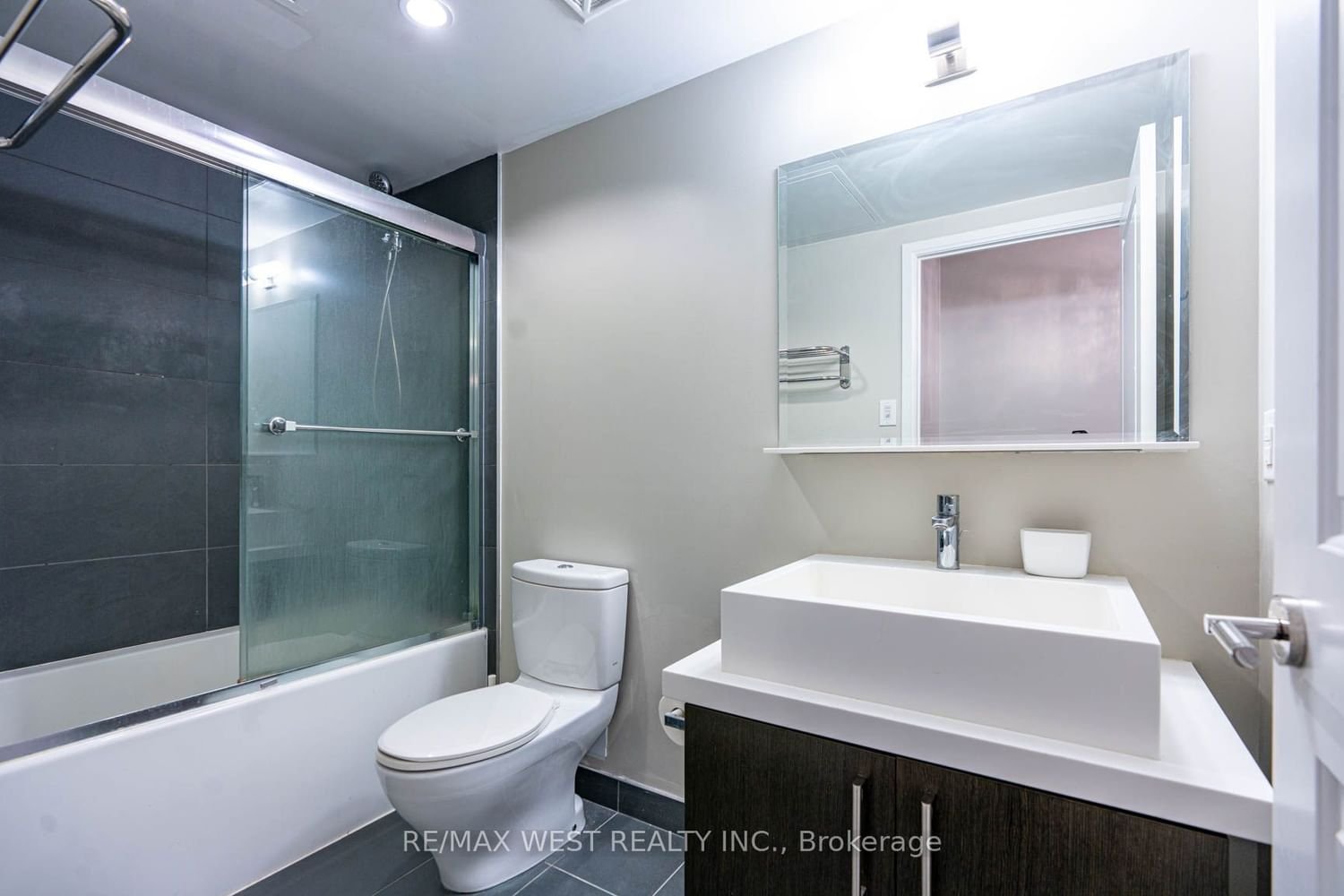 65 St. Mary St, unit 411 for rent - image #15
