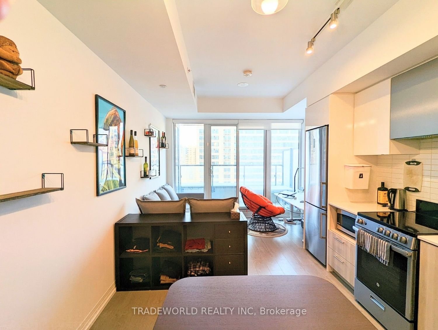 251 Jarvis St, unit 932 for rent - image #6