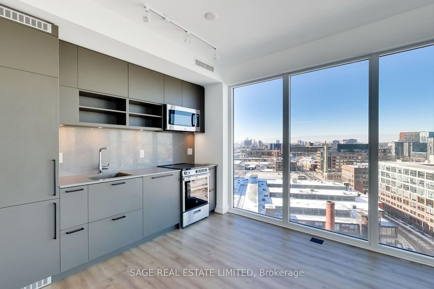 135 East Liberty St, unit 1205 for rent - image #4