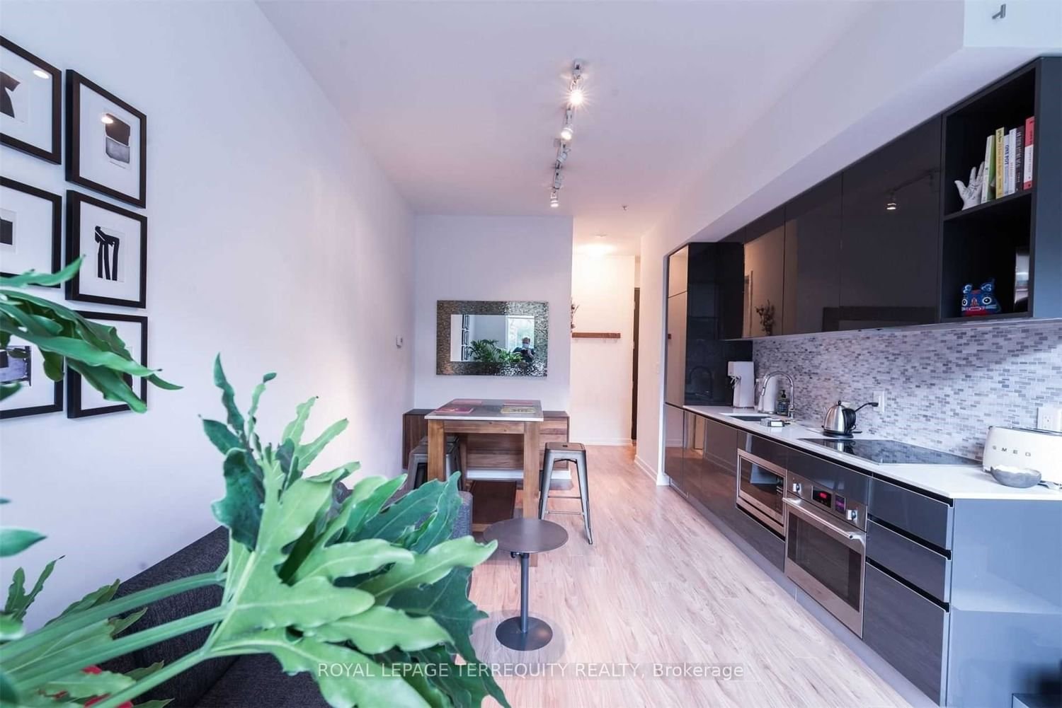 377 Madison Ave, unit 105 for rent - image #6
