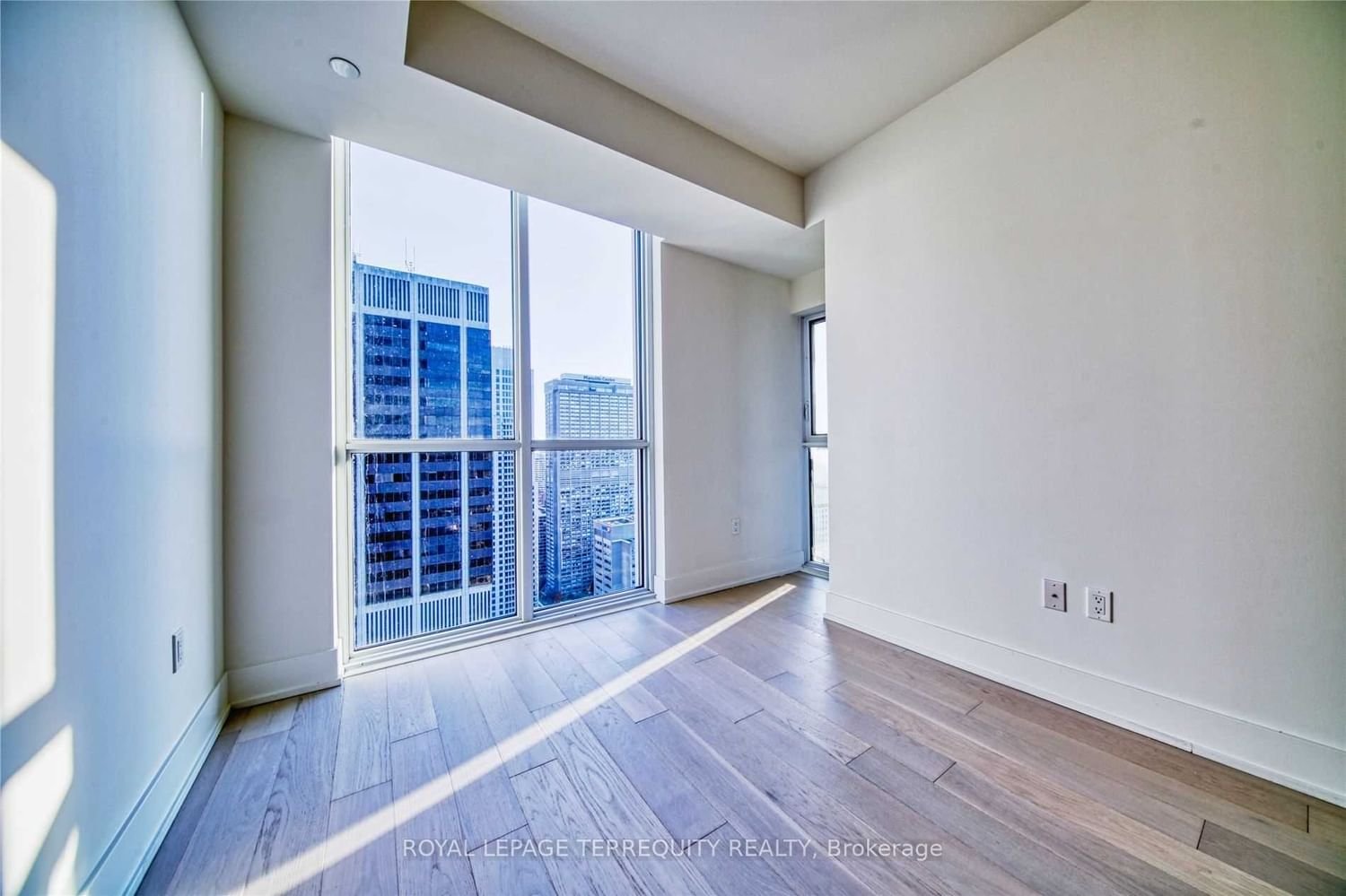 1 Yorkville Ave, unit 3501 for sale - image #22